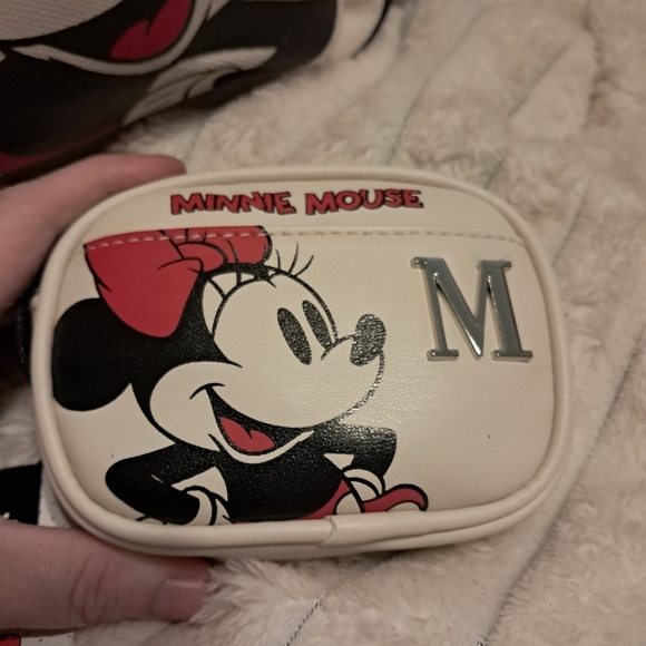 Primark Disney Minnie Mouse Kids Backpack With FREE Monogramed Wallet - Picture 2 of 8